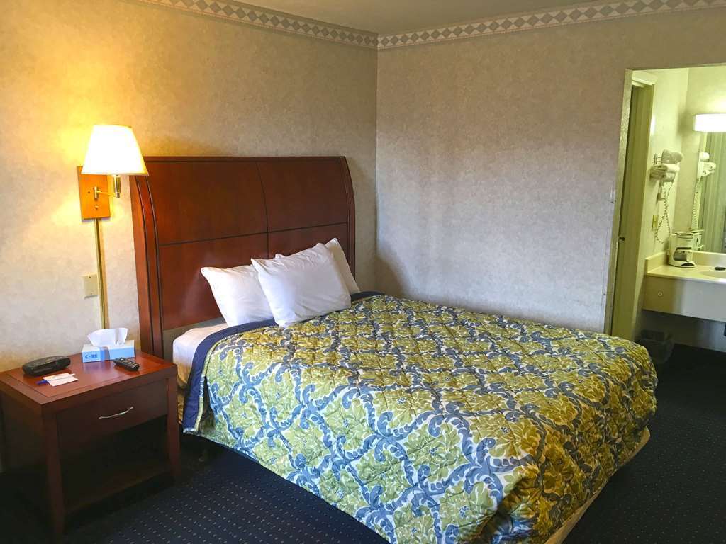 Americas Best Value Inn Of Decatur Ruang foto
