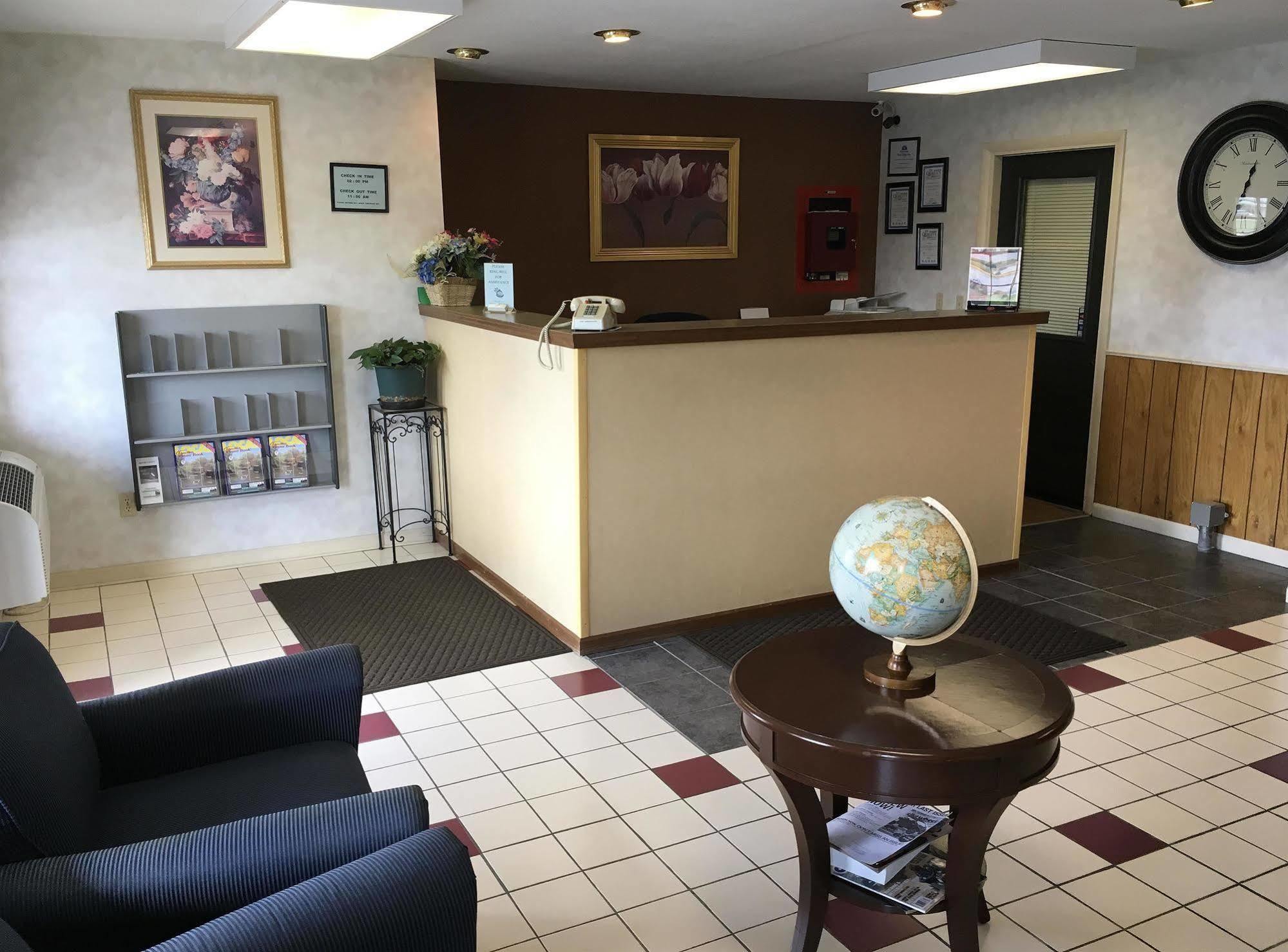 Americas Best Value Inn Of Decatur Bagian luar foto