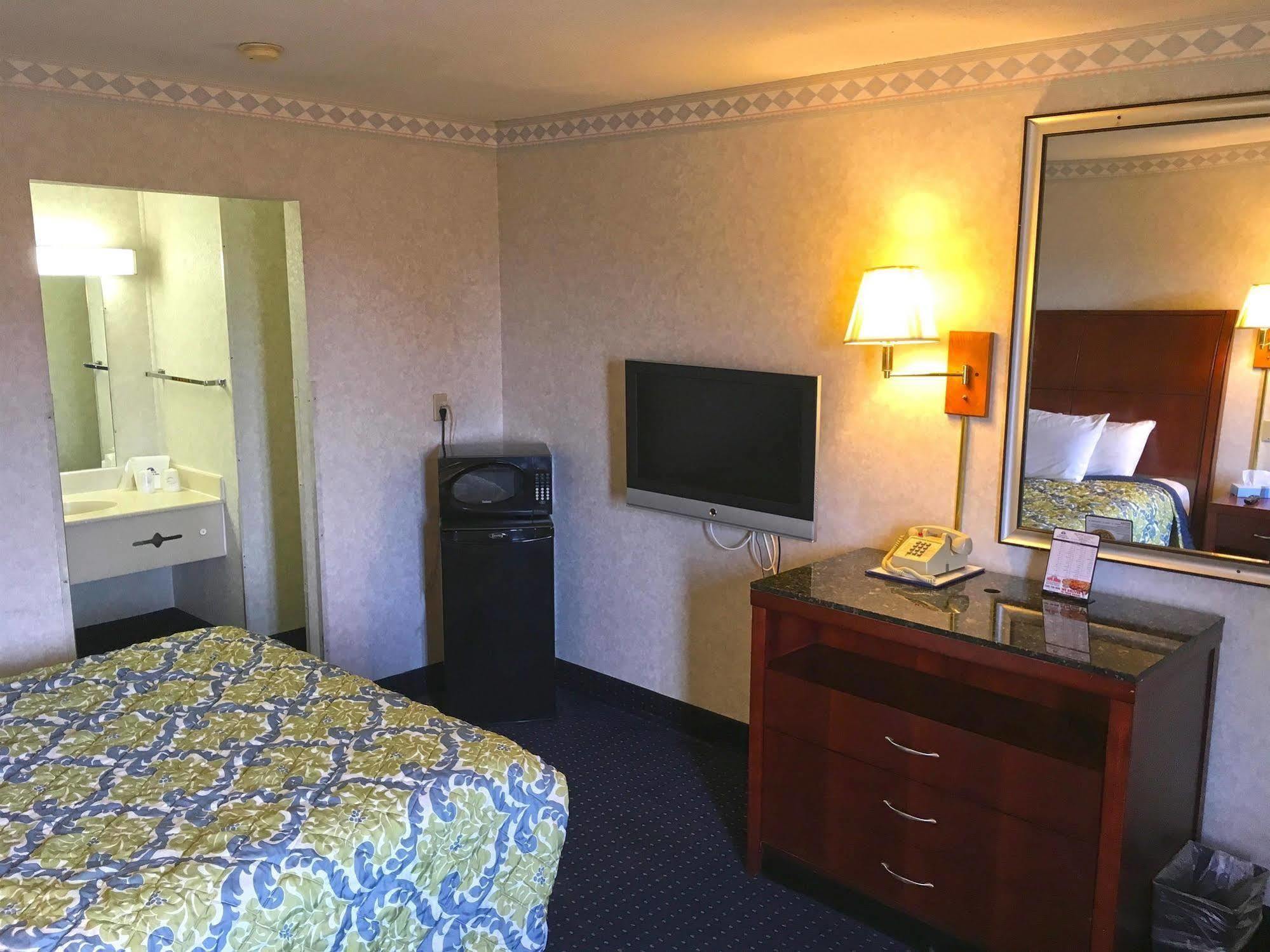 Americas Best Value Inn Of Decatur Bagian luar foto