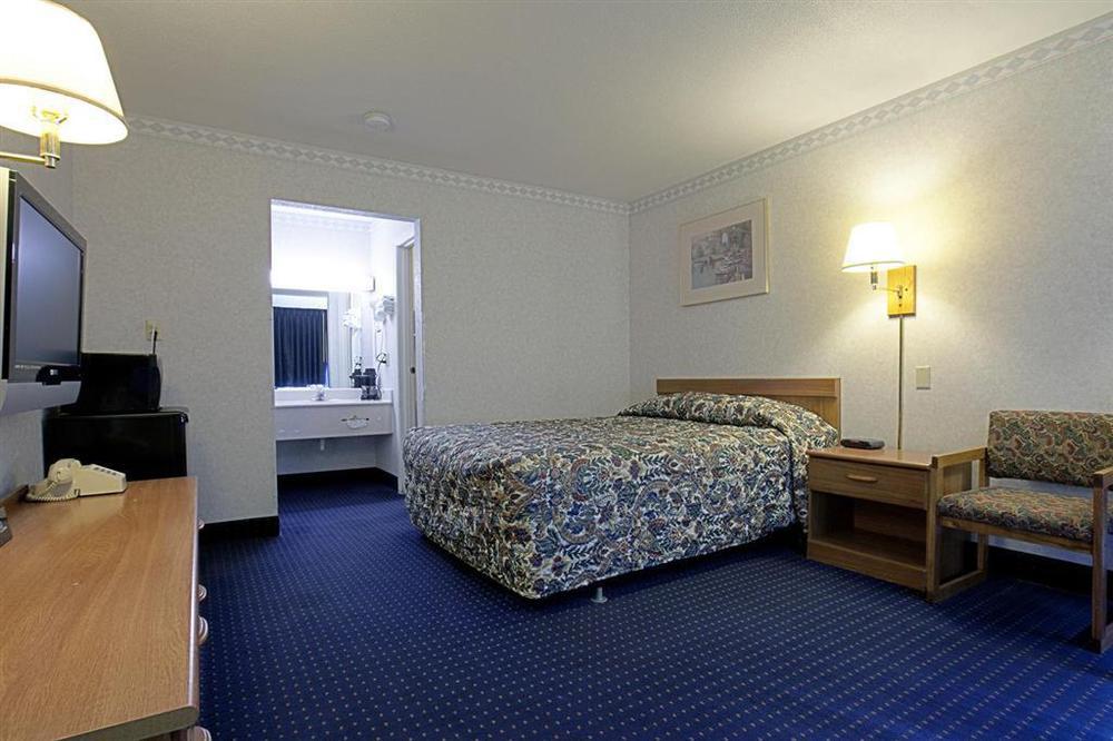 Americas Best Value Inn Of Decatur Ruang foto